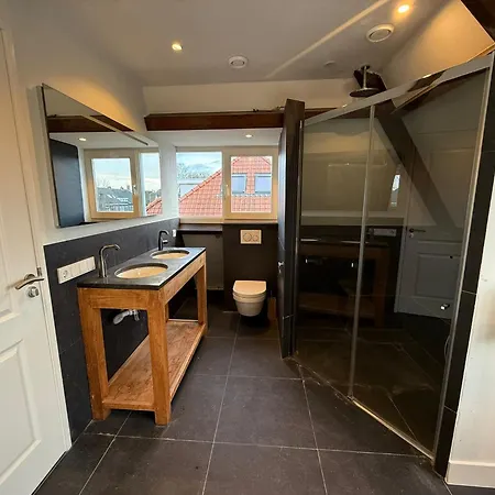 Stylish 1-bedroom In Apartman Eindhove