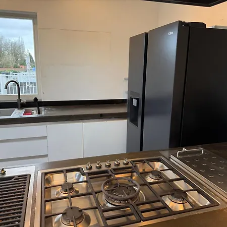 Stylish 1-bedroom In アパート *